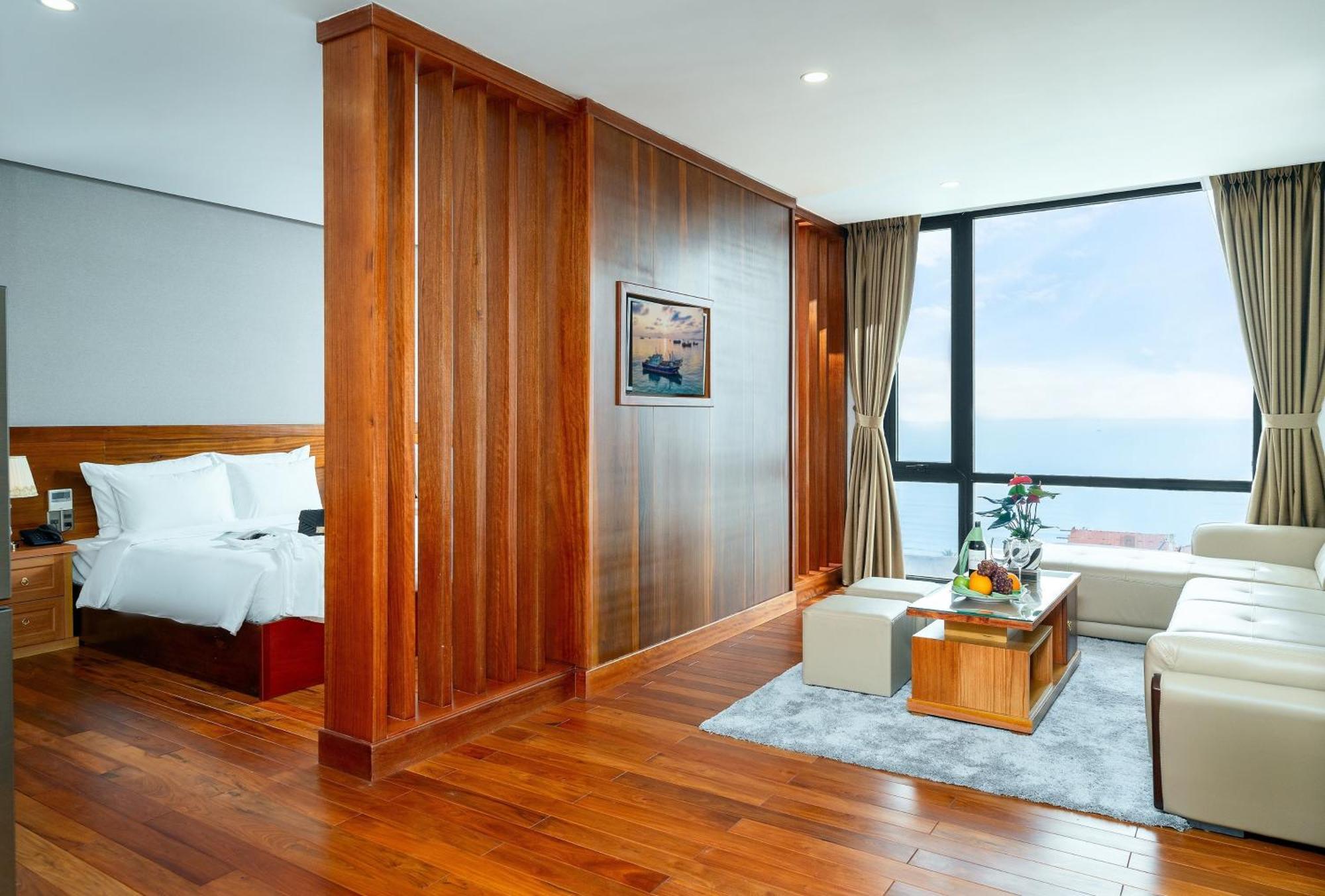 Khách sạn Khách Sạn&spa Sunny Ocean 4*
